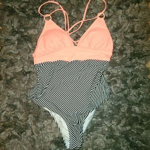 Cupshe one piece bathing suit